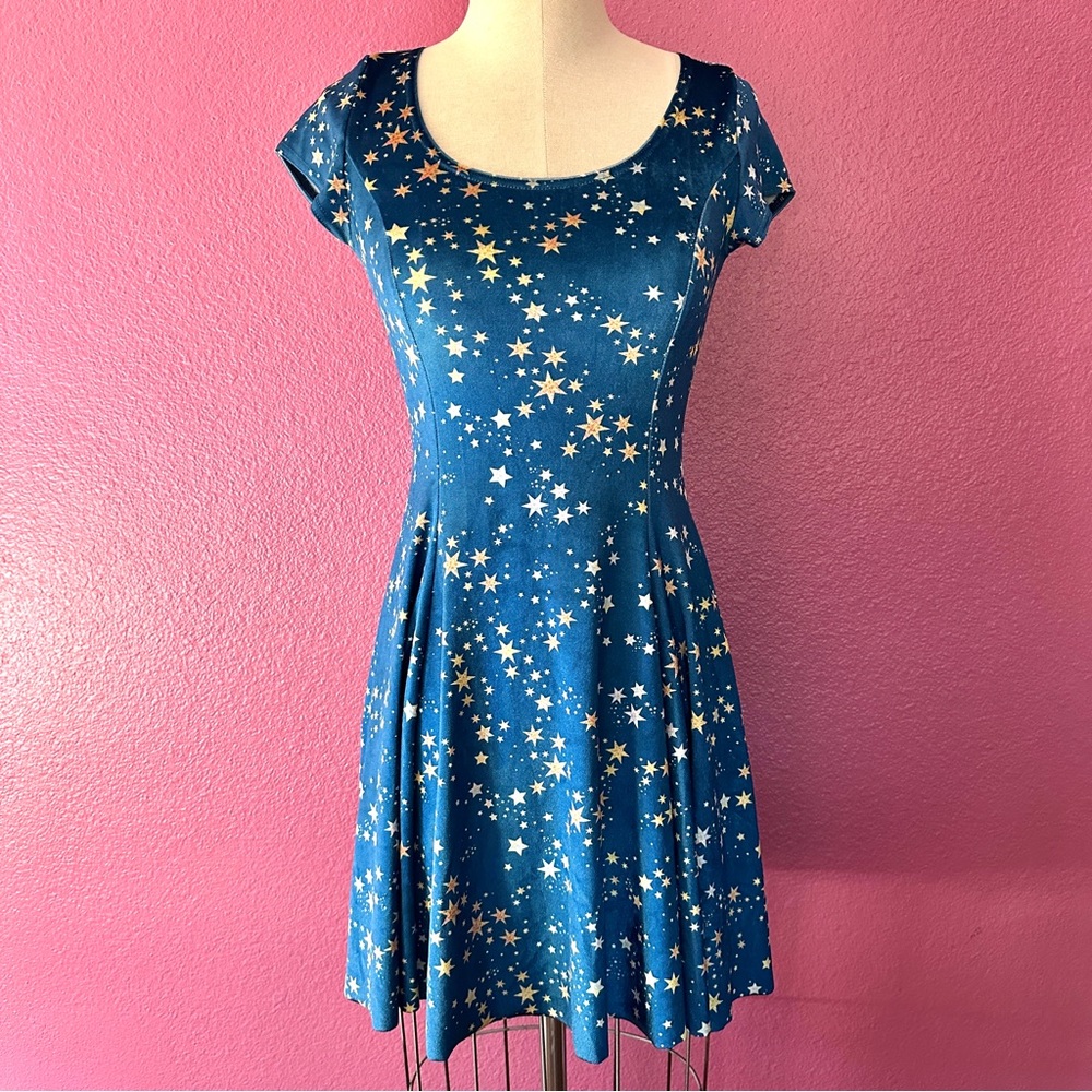 BLACKMILK SUPERSTAR VELVET
EVIL CHEERLEADER DRESS Medium